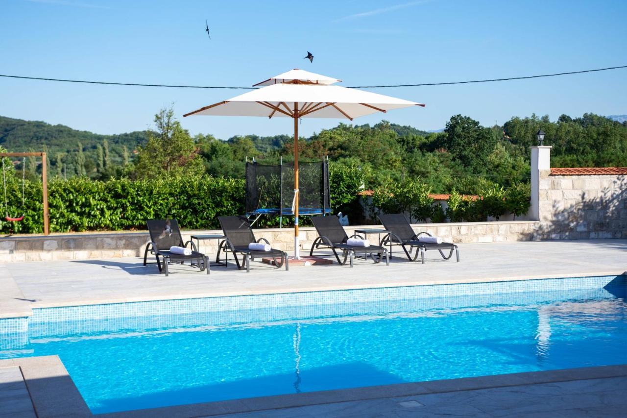 Vacation Villa Matic With 7 Bedrooms ซินย์ ภายนอก รูปภาพ