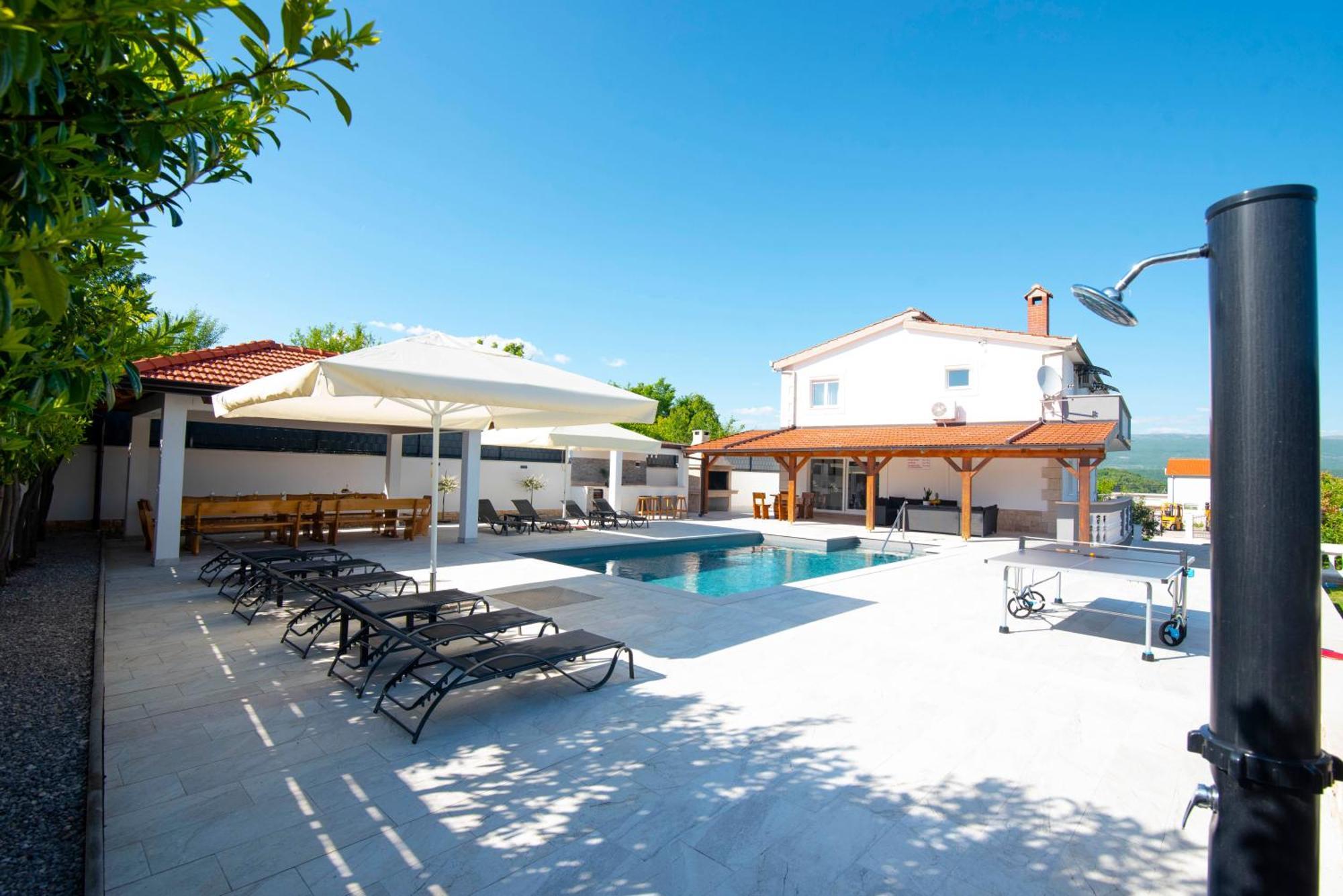 Vacation Villa Matic With 7 Bedrooms ซินย์ ภายนอก รูปภาพ