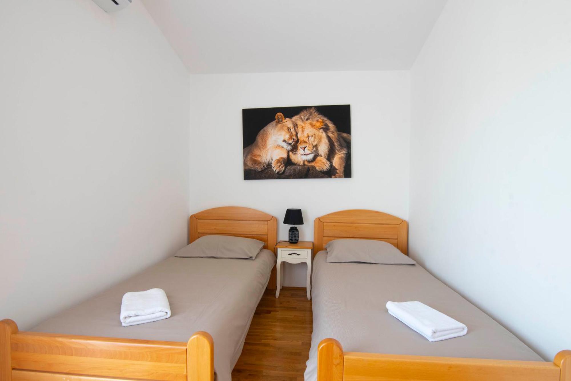 Vacation Villa Matic With 7 Bedrooms ซินย์ ภายนอก รูปภาพ