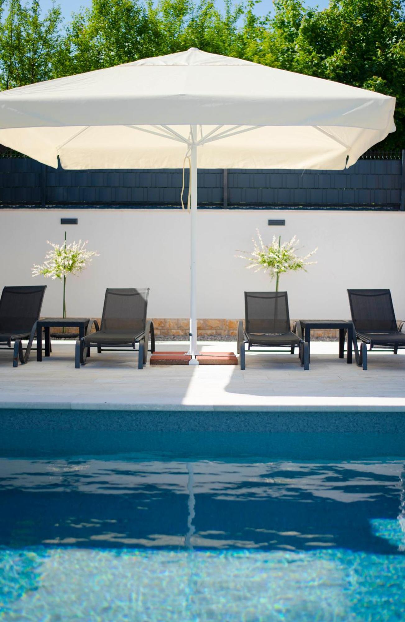 Vacation Villa Matic With 7 Bedrooms ซินย์ ภายนอก รูปภาพ